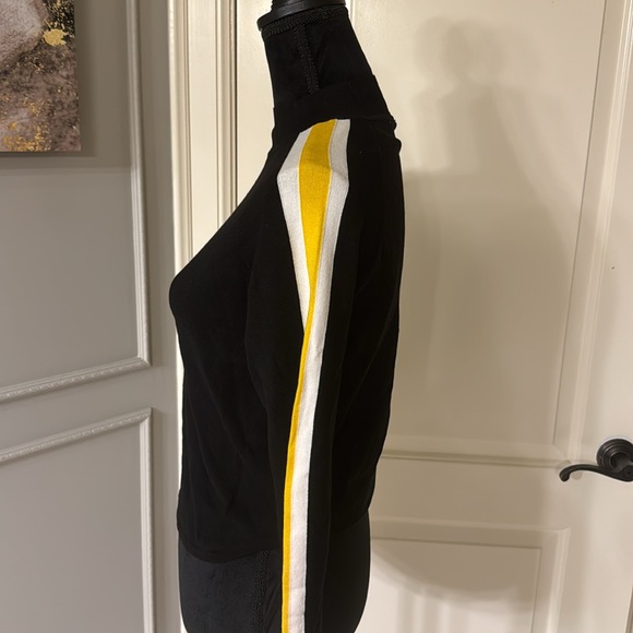 H&M Black sweater with yellow and white striped on the shoulder size m - Picture 4 of 4